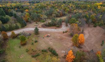 2771 Gady Pines Dr, Adrian, MI 49221