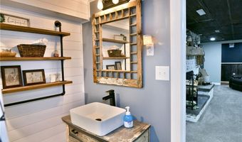 3192 New Milford Rd, Atwater, OH 44201