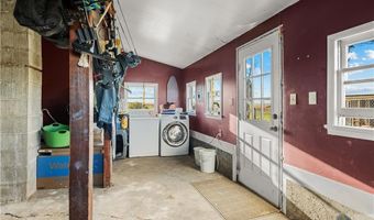 841 Stiles Rd, Broadview, MT 59015
