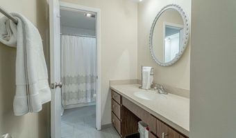 32 Whitcomb Cir, Madison, WI 53711