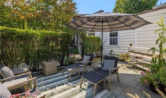 41 Hunter Ave, Newport, RI 02840