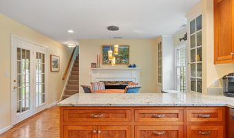 36 Pickman Dr, Bedford, MA 01730