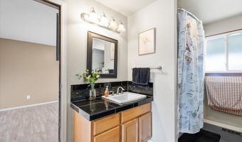 1103 Christopher Ln, Benton City, WA 99320
