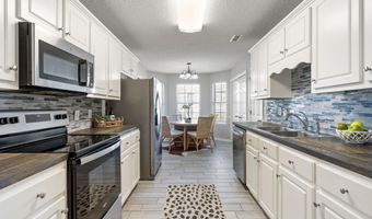 1199 KING ARTHUR Ct, Alabaster, AL 35007