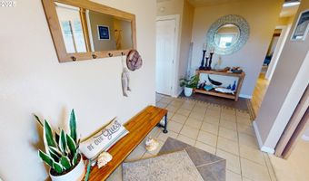 814 PARADISE Ln, Brookings, OR 97415