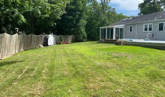 18 Beach Park Rd, Clinton, CT 06413