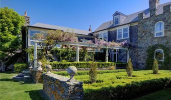 6 Price's Cove Ave, Newport, RI 02840