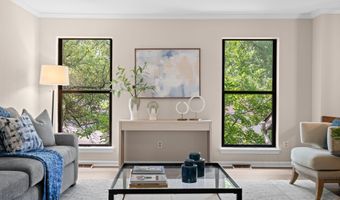 2250 Rivenoak Ct, Ann Arbor, MI 48103