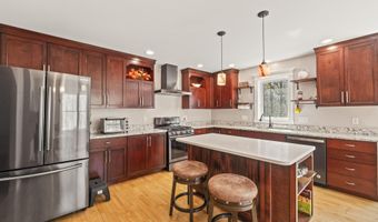 80 Maple St, Acton, ME 04001