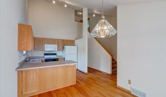 5158 Ridge Oak Dr, Madison, WI 53704