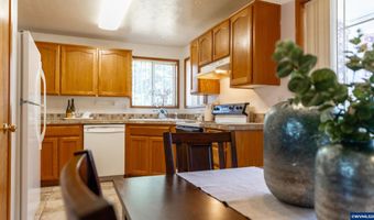 2007 17th Ave SW, Albany, OR 97321
