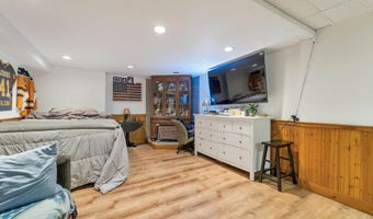 8 W Gate Dr, Bow, NH 03304