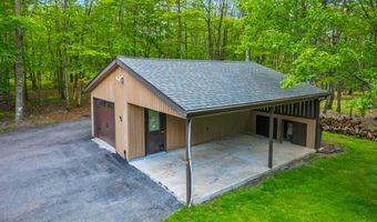 146 Algonquin Trl, Albrightsville, PA 18210