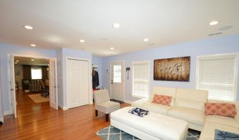 6317 EVERGLADES Dr, Alexandria, VA 22312