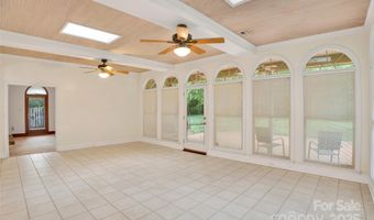 1212 Burtonwood Cir, Charlotte, NC 28212