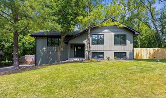 9704 Captains Dr, Algonquin, IL 60102
