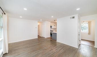 1417 N Wilke Rd, Arlington Heights, IL 60004