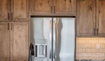 18 RAINBOW VALLEY LODGE Rd, Centennial, WY 82055
