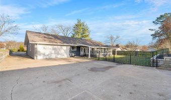 477 Hillbrook Dr, Ballwin, MO 63011