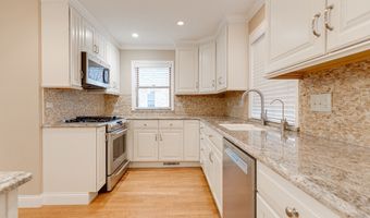 9 S Ridge Ave, Arlington Heights, IL 60005