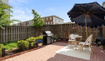 42265 HAMPTON WOODS Ter, Brambleton, VA 20148