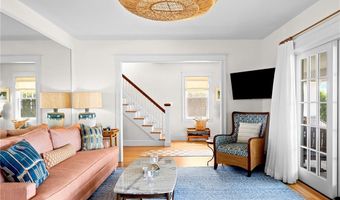 115 Washington St, Newport, RI 02840