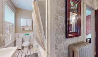 15 Lincoln Ave, Coventry, RI 02816
