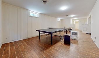 523 Overlook Dr, Orange, CT 06477