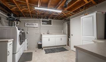 713 17th Ave SW, Altoona, IA 50009