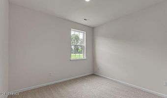 10 Dahlia Ct, Bayville, NJ 08721