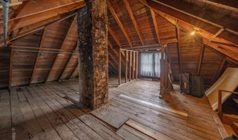 744 Hammond St, Bangor, ME 04401