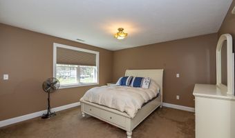 32 Allen Rd, Billerica, MA 01821