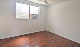 1120 Hassinger St 208, Honolulu, HI 96822