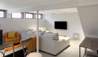 89 Narrow Ln, Charlestown, RI 02813