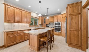 2917 E FALLCREEK Ln, Appleton, WI 54913