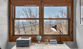 25 Crestwood Dr, Arden, NC 28704