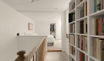 512 CATHEDRAL St 3, Baltimore, MD 21201