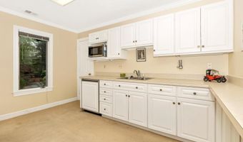 11009 PINEY MEETINGHOUSE Rd, Potomac, MD 20854