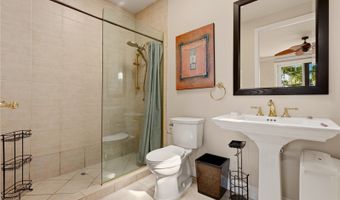 559 Moaniala St, Honolulu, HI 96821