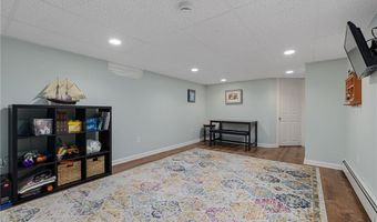 120 Bretton Woods Dr, Cranston, RI 02920