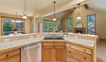 60826 Goldenwood Loop, Bend, OR 97702