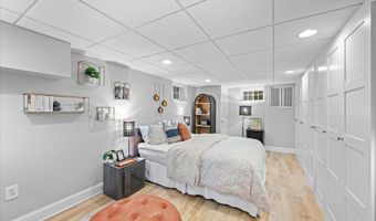 4820 LINNEAN Ave NW, Washington, DC 20008