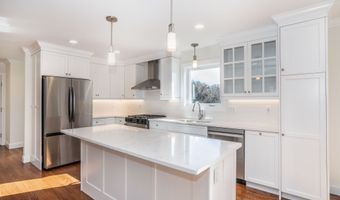 975 High Rd, Berlin, CT 06037