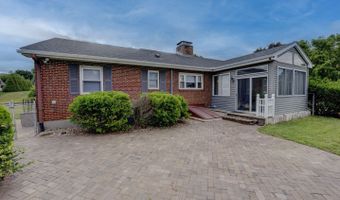 136 Juniper Ln, Berlin, CT 06037