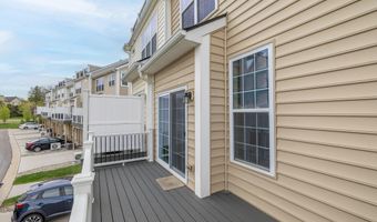 2715 S Spurway Dr, Ann Arbor, MI 48105
