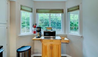 78 Wendover Ct, Bedminster, NJ 07921