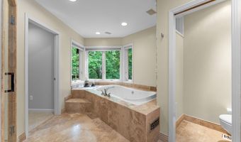6829 LITTLE RIVER Tpke, Annandale, VA 22003