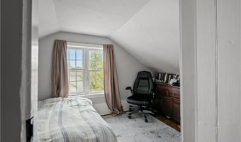 12 Callender Ave, Newport, RI 02840