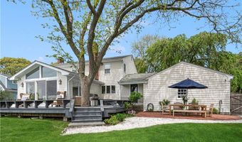45 Meadowbrook Dr, Barrington, RI 02806