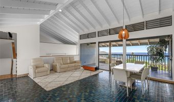 1789 Laukahi St, Honolulu, HI 96821